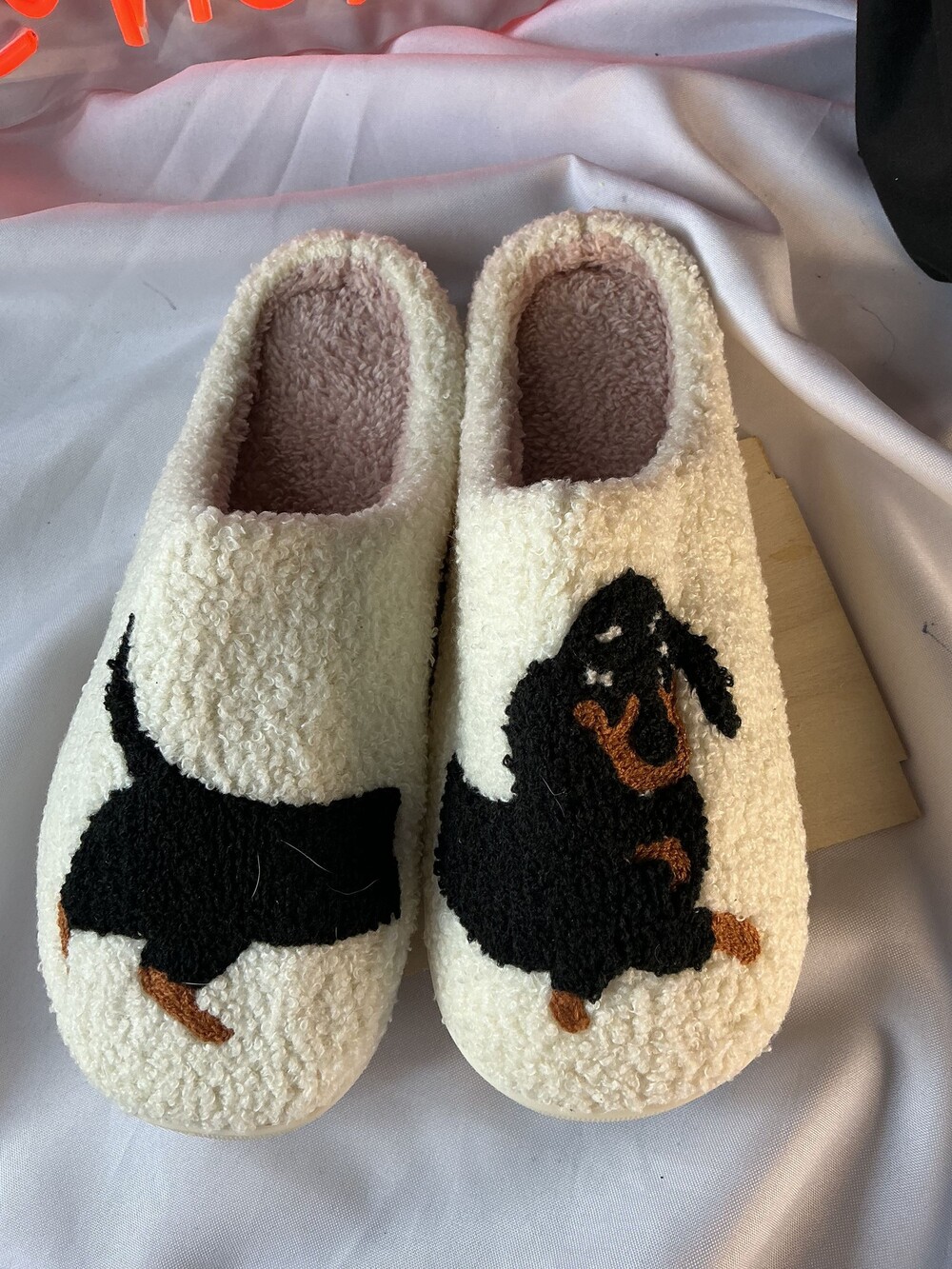 ★ Dachshund Wiener Dog Fuzzy House Slippers Cream Black Size 42-43 28cm